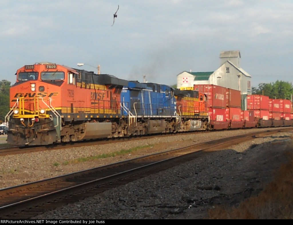 BNSF 7609 East